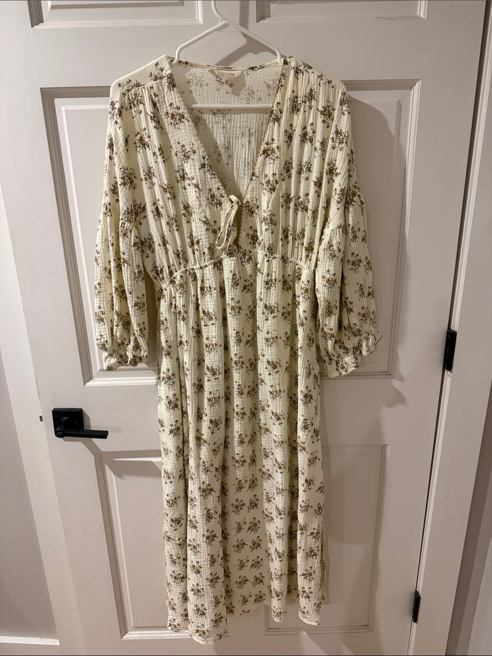Cream Floral V-Neck Midi Dress